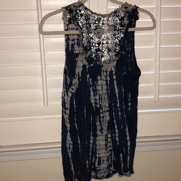 Tank top - Picture 2 of 3